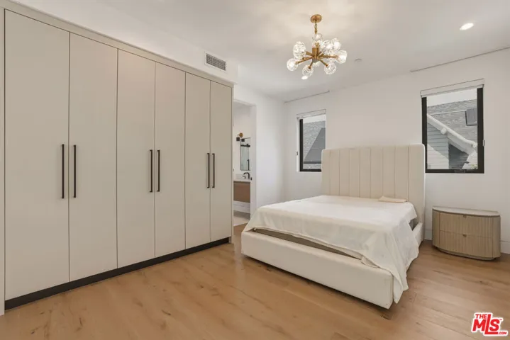 5316 Lennox Avenue, Sherman Oaks, California 91401