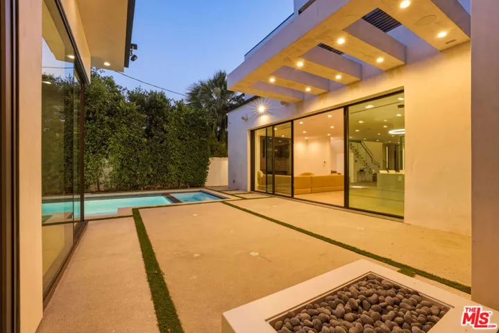 5316 Lennox Avenue, Sherman Oaks, California 91401