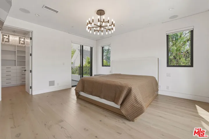 5316 Lennox Avenue, Sherman Oaks, California 91401