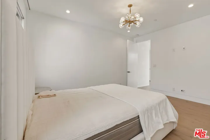5316 Lennox Avenue, Sherman Oaks, California 91401