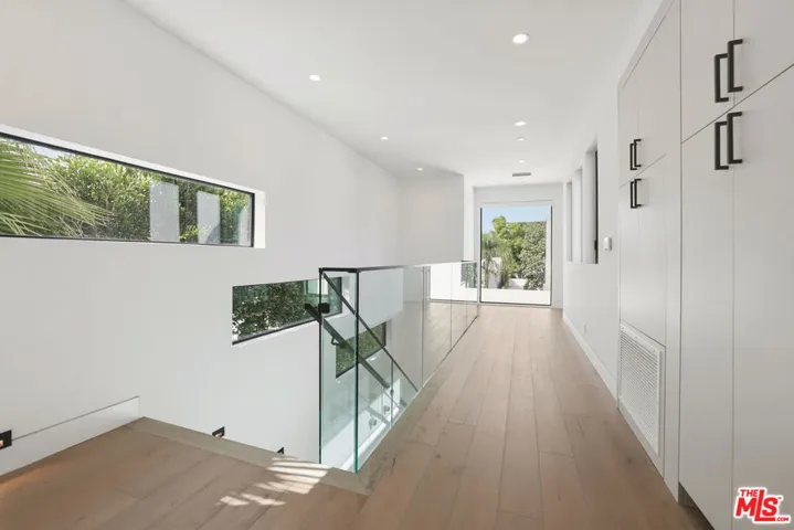 5316 Lennox Avenue, Sherman Oaks, California 91401