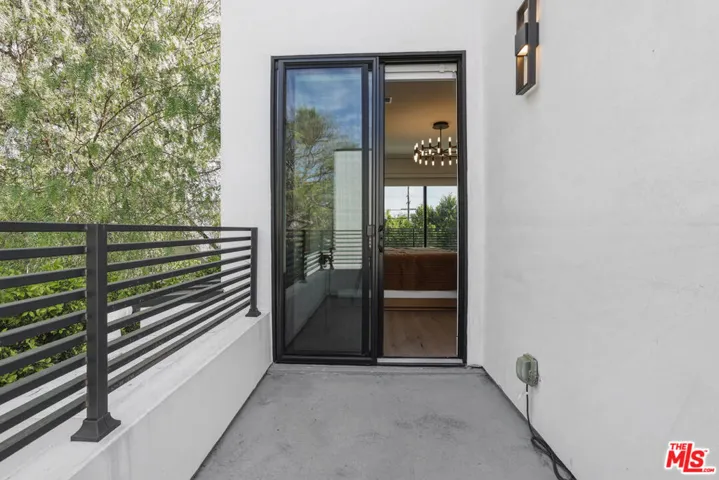 5316 Lennox Avenue, Sherman Oaks, California 91401