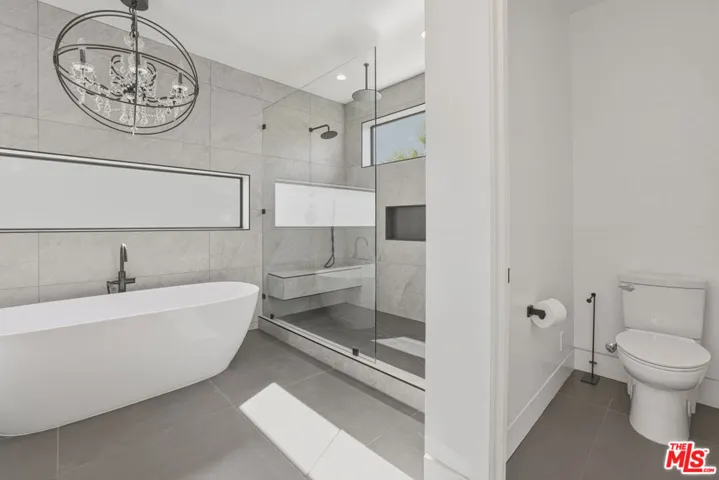 5316 Lennox Avenue, Sherman Oaks, California 91401