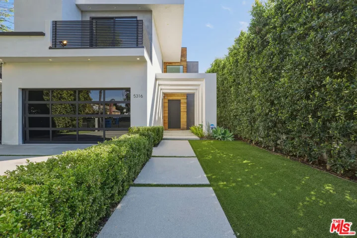 5316 Lennox Avenue, Sherman Oaks, California 91401