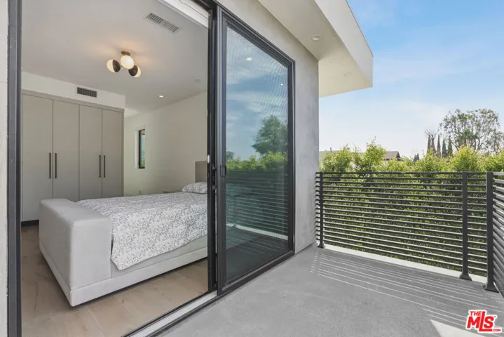 5316 Lennox Avenue, Sherman Oaks, California 91401