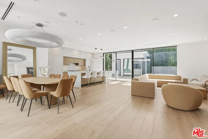 5316 Lennox Avenue, Sherman Oaks, California 91401