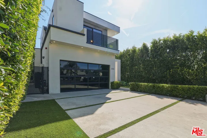 5316 Lennox Avenue, Sherman Oaks, California 91401