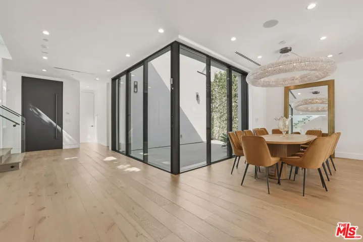 5316 Lennox Avenue, Sherman Oaks, California 91401