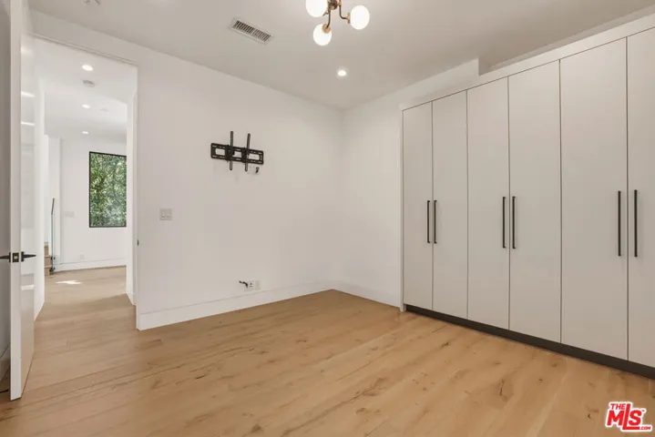 5316 Lennox Avenue, Sherman Oaks, California 91401