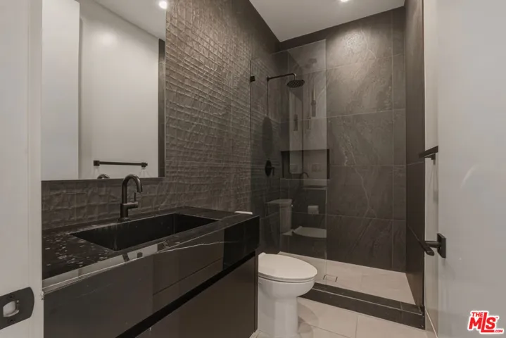 5316 Lennox Avenue, Sherman Oaks, California 91401