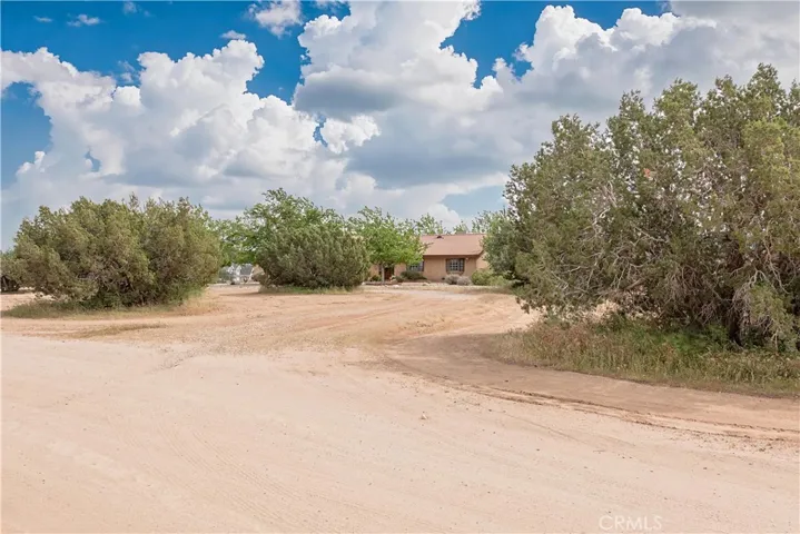 2212 W Avenue O8, Palmdale, California 93551