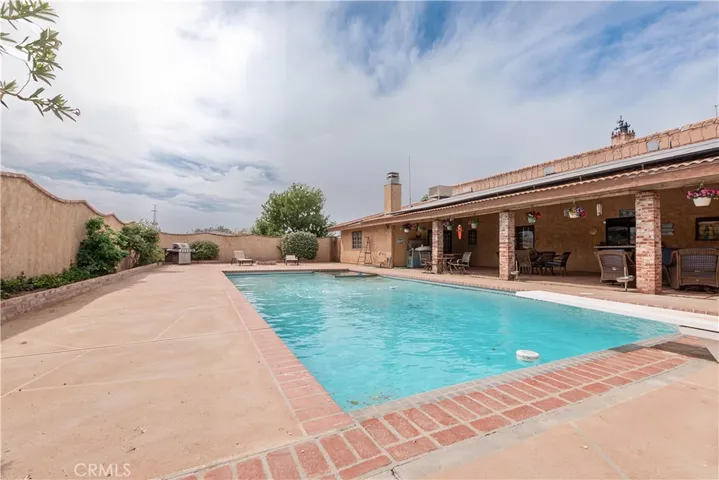 2212 W Avenue O8, Palmdale, California 93551