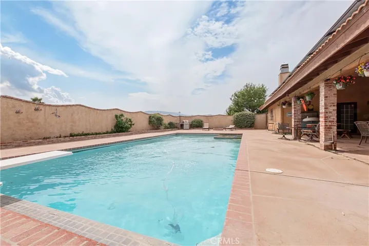 2212 W Avenue O8, Palmdale, California 93551