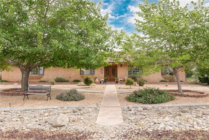 2212 W Avenue O8, Palmdale, California 93551