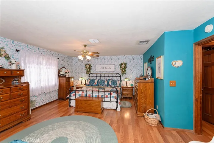 2212 W Avenue O8, Palmdale, California 93551