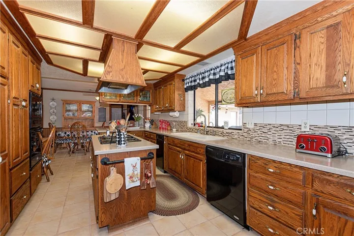 2212 W Avenue O8, Palmdale, California 93551