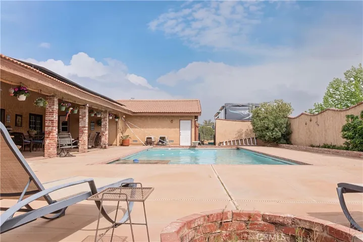 2212 W Avenue O8, Palmdale, California 93551