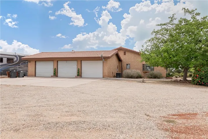 2212 W Avenue O8, Palmdale, California 93551