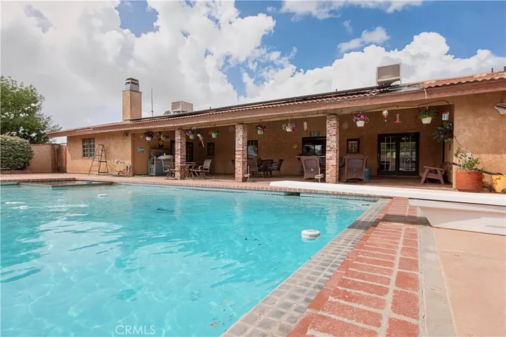 2212 W Avenue O8, Palmdale, California 93551