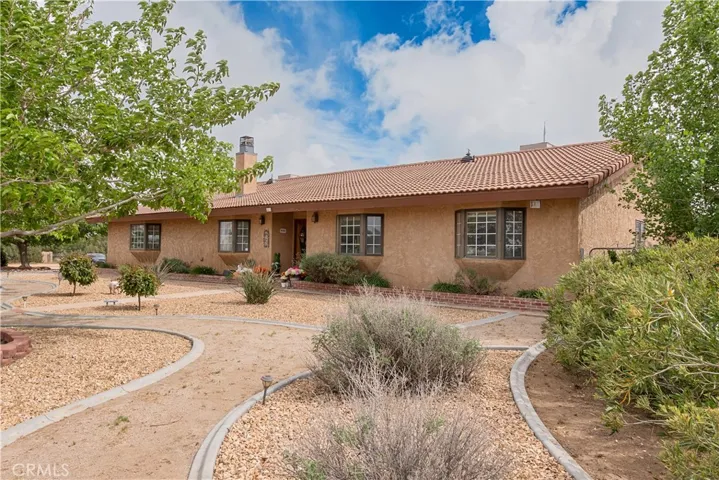 2212 W Avenue O8, Palmdale, California 93551