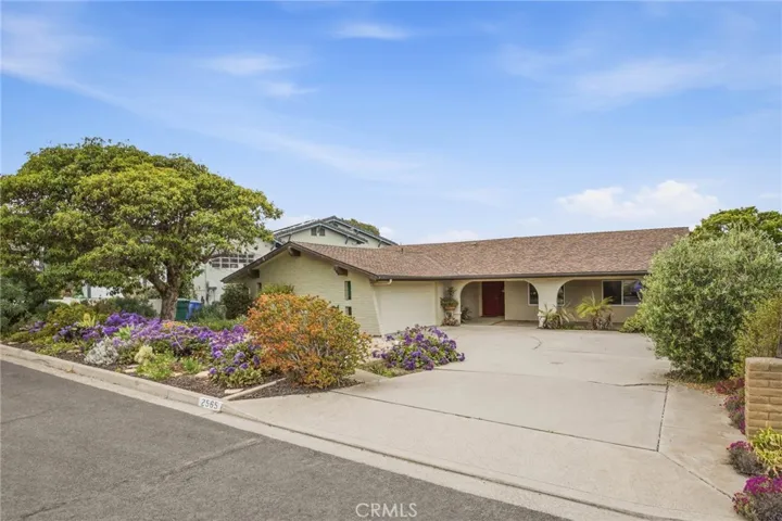 2565 Bay Vista Dr.