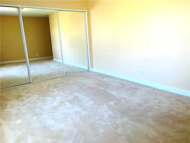 Oversized Secondary Room