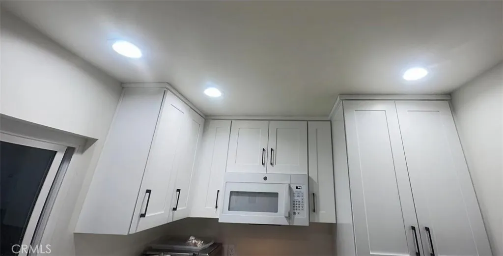 B-Cabinets and Lighting
