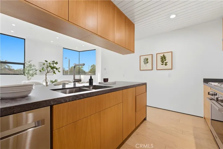 3601 Mclaughlin Avenue, Los Angeles, California 90066