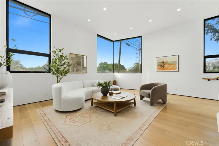3601 Mclaughlin Avenue, Los Angeles, California 90066