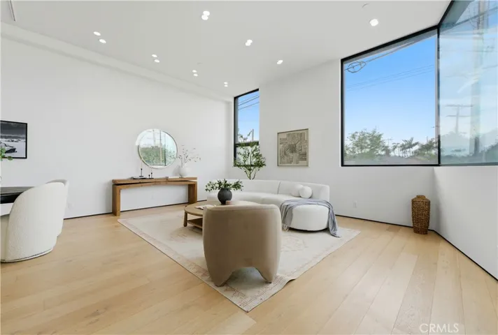 3601 Mclaughlin Avenue, Los Angeles, California 90066