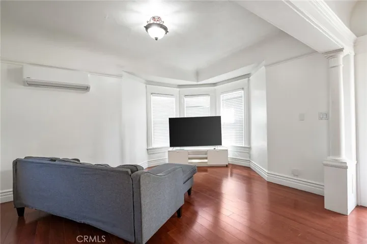 1251 N Commonwealth, Los Angeles, California 90029