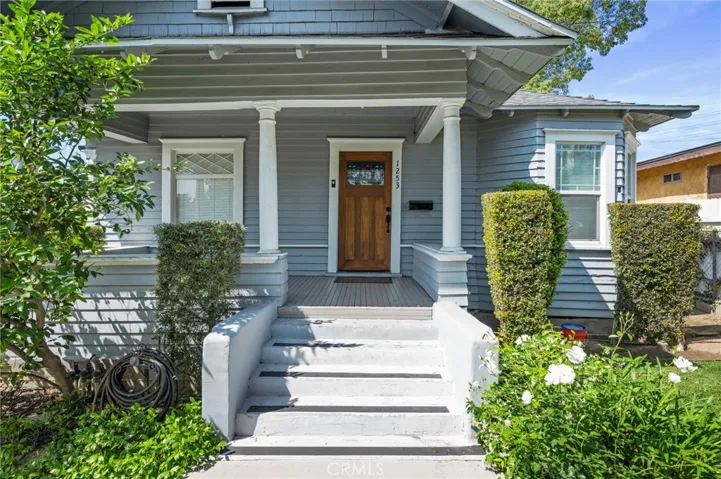 1251 N Commonwealth, Los Angeles, California 90029