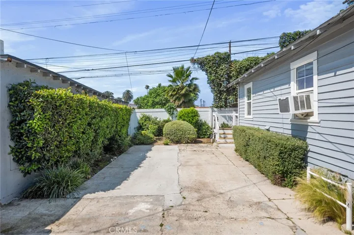 1251 N Commonwealth, Los Angeles, California 90029