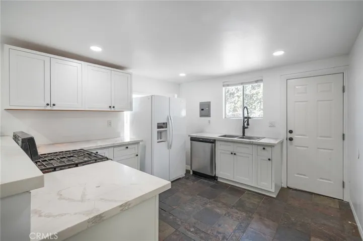 1251 N Commonwealth, Los Angeles, California 90029