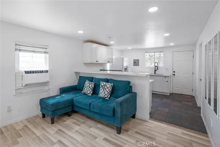 1251 N Commonwealth, Los Angeles, California 90029
