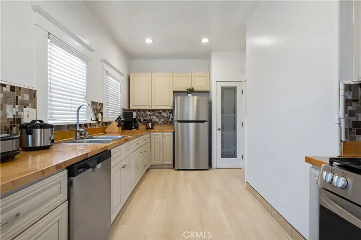 1251 N Commonwealth, Los Angeles, California 90029