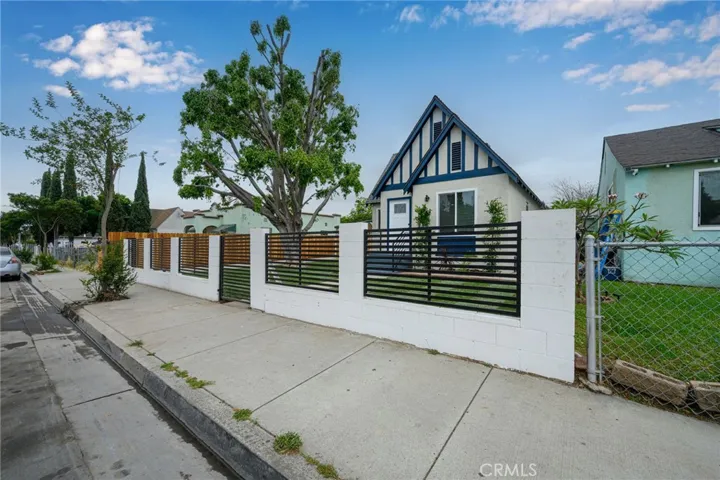 705 Bradshawe, Los Angeles, California 90022