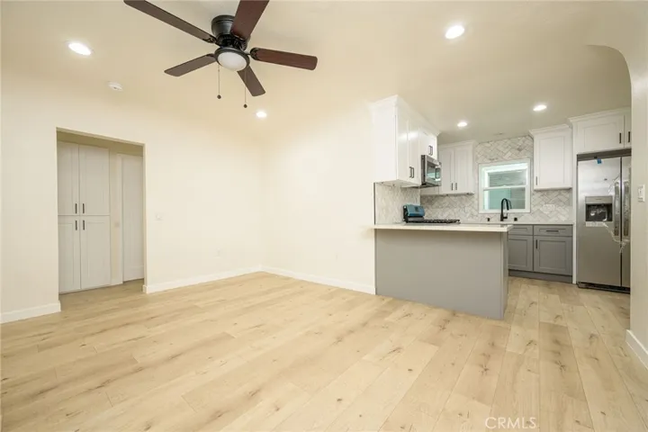 705 Bradshawe, Los Angeles, California 90022