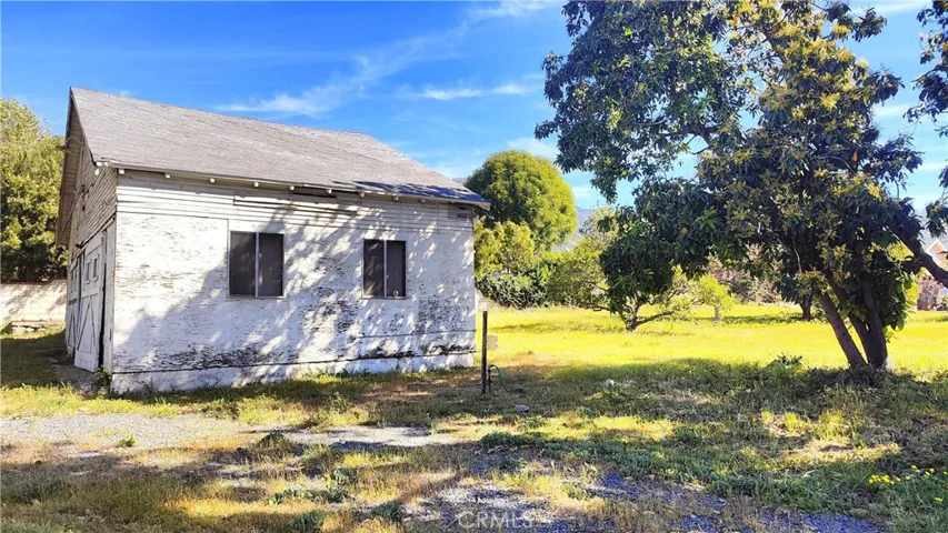 Detached Garage