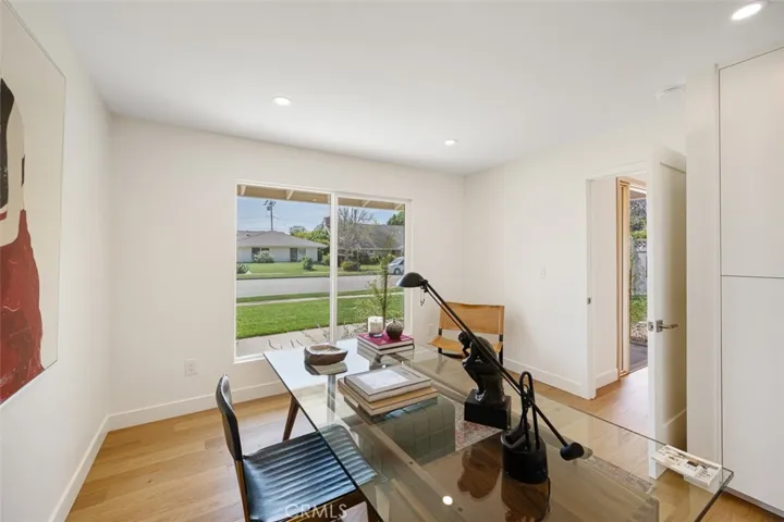 2880 Club House Road, Costa Mesa, California 92626
