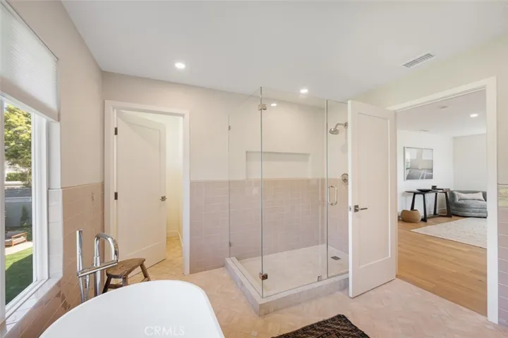 2880 Club House Road, Costa Mesa, California 92626