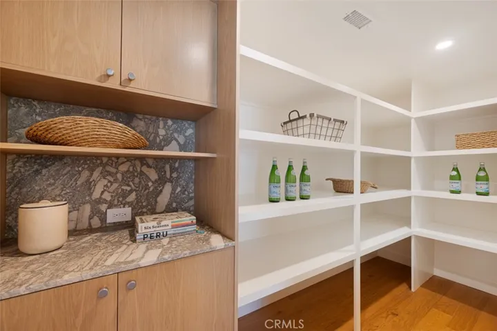 2880 Club House Road, Costa Mesa, California 92626