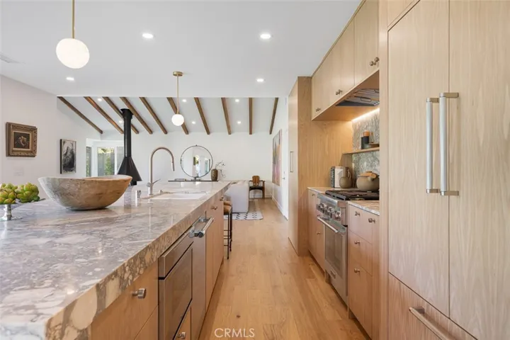 2880 Club House Road, Costa Mesa, California 92626