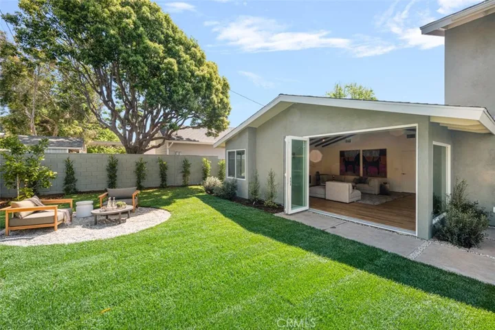 2880 Club House Road, Costa Mesa, California 92626