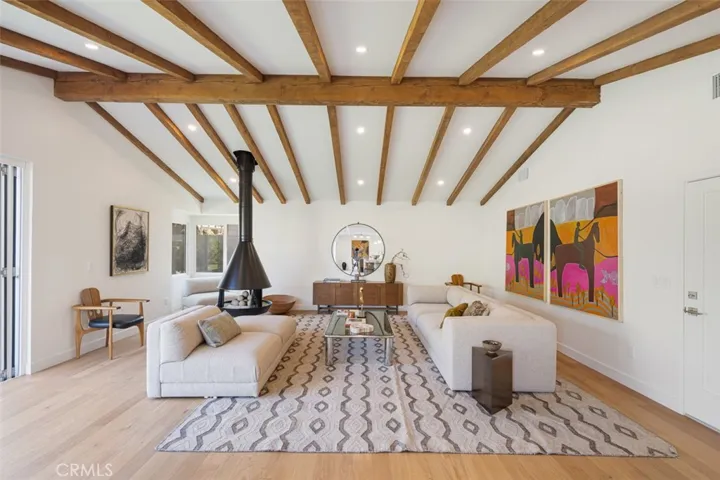 2880 Club House Road, Costa Mesa, California 92626