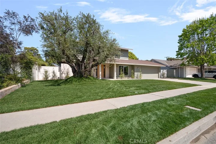 2880 Club House Road, Costa Mesa, California 92626
