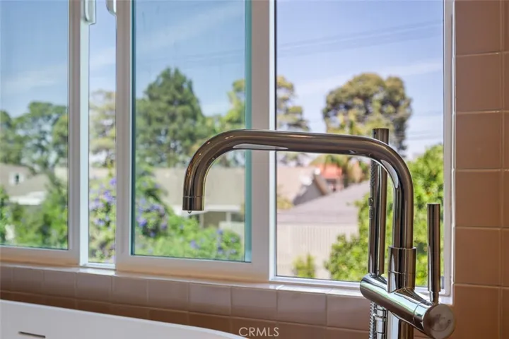2880 Club House Road, Costa Mesa, California 92626