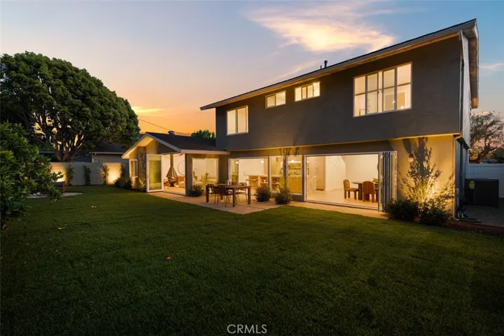 2880 Club House Road, Costa Mesa, California 92626