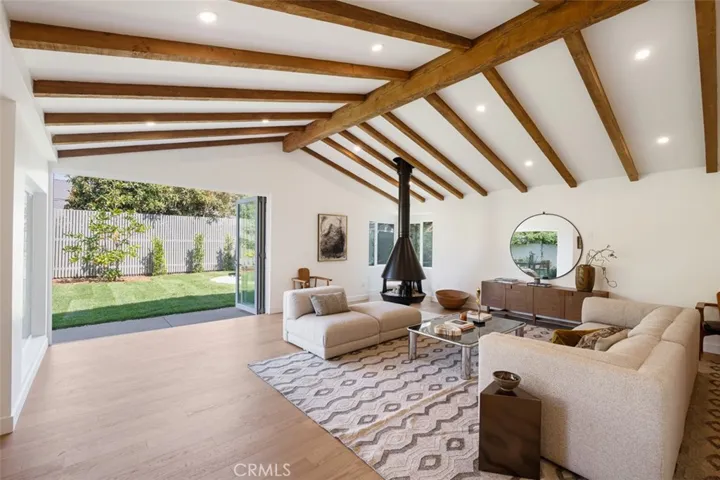 2880 Club House Road, Costa Mesa, California 92626