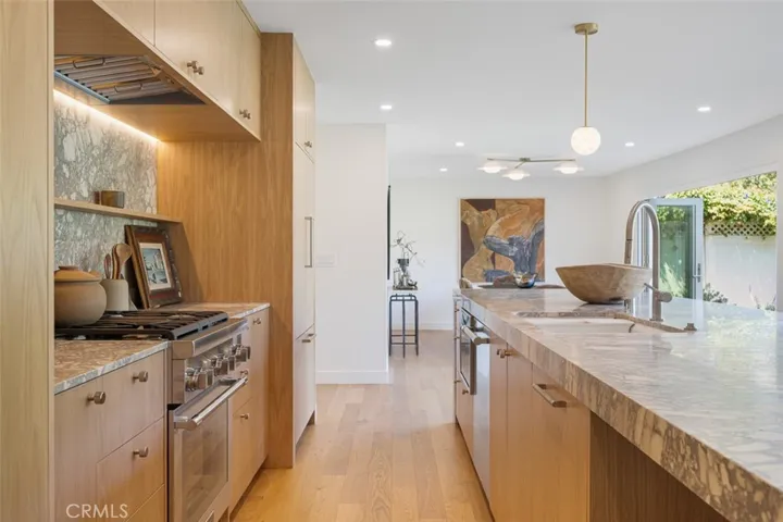 2880 Club House Road, Costa Mesa, California 92626